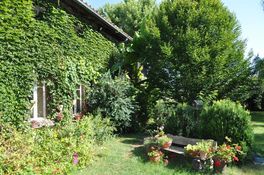 Ferme Saint Joseph Bed and Breakfast Le Fousseret Εξωτερικό φωτογραφία